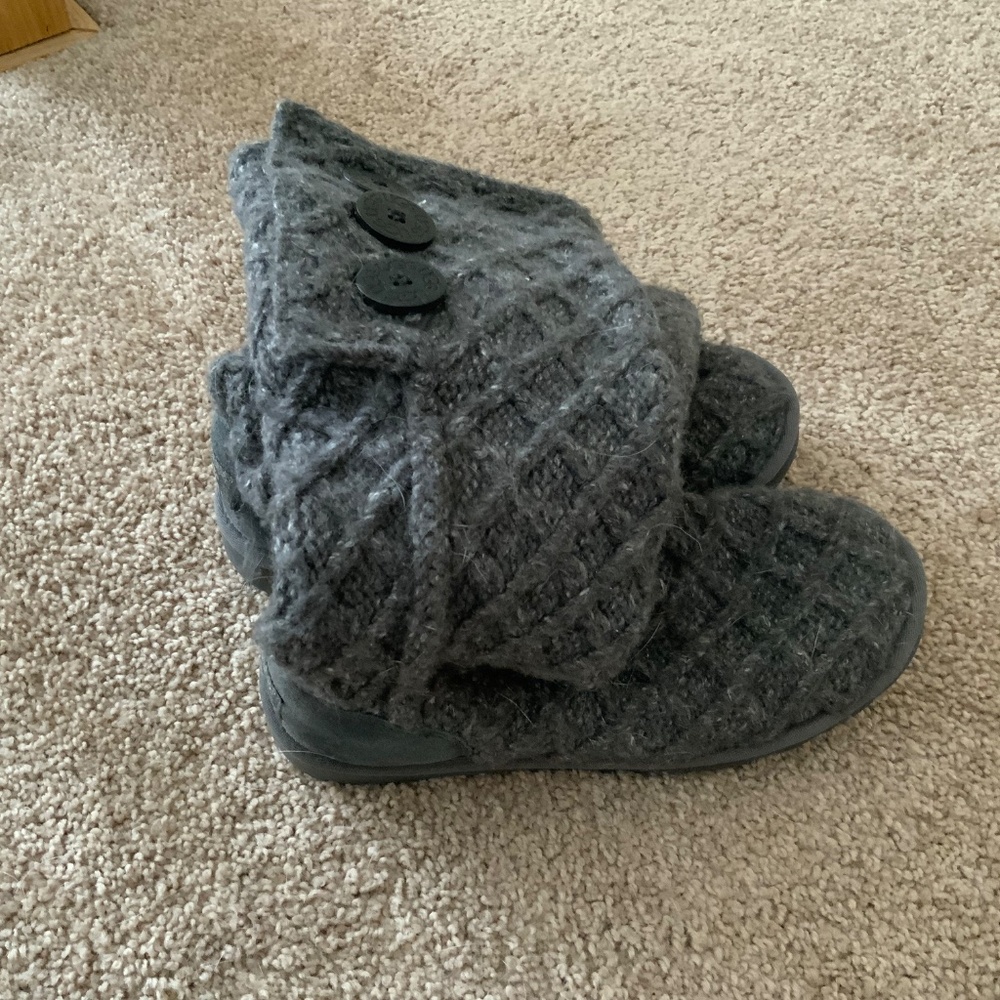 Wool uggs - Picture 2 of 4